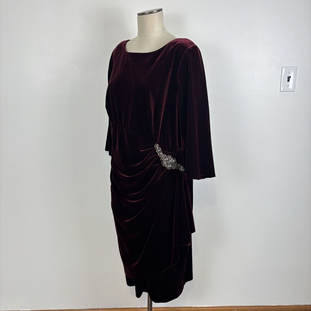 ALEX EVENINGS Wine Burgundy Stretch Velvet Side Ruched Embellished Dress 20W - Picture 3 of 9